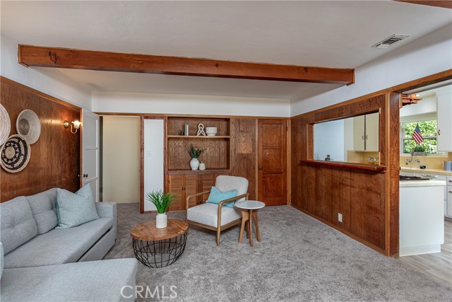 620 S Bel Aire Drive, Burbank CA: https://media.crmls.org/medias/698826d8-553a-48b4-920b-76684c8869ee.jpg