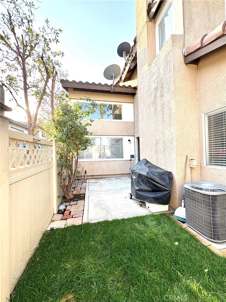 https://media.crmls.org/medias/6988622b-6a91-40e8-953a-29c585916b26.jpg?preset=X-Large