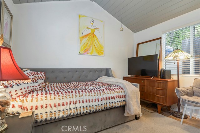 Detail Gallery Image 12 of 32 For 10799 Sherman Grove Ave #82,  Sunland,  CA 91040 - 1 Beds | 1 Baths