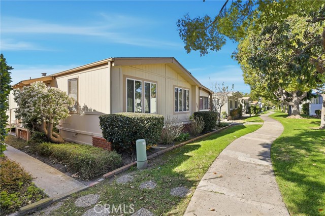 Detail Gallery Image 2 of 43 For 5200 Irvine Bld #54,  Irvine,  CA 92620 - 3 Beds | 2 Baths