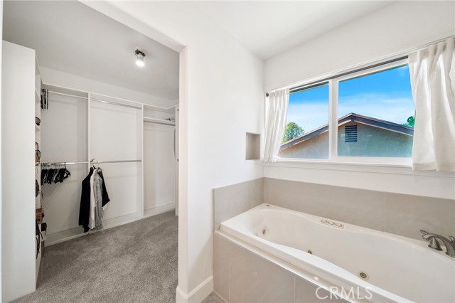 25735 Williamsburg Court, Lake Forest CA: https://media.crmls.org/medias/698a04a2-da1d-46d5-a76f-48c9dbfc3607.jpg
