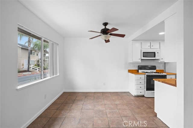 Detail Gallery Image 9 of 22 For 655 Walnut, Lake Elsinore,  CA 92530 - 2 Beds | 2 Baths