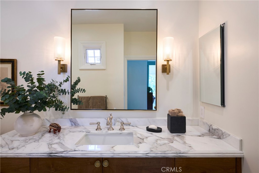 https://media.crmls.org/medias/698a6edf-0bc0-4b6c-8678-66e663c477fe.jpg?preset=X-Large