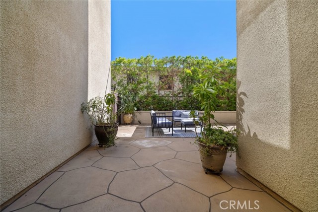 484 S Euclid Avenue, Pasadena CA: https://media.crmls.org/medias/698afc87-0d0d-4eb5-a74c-40641ca6ec27.jpg