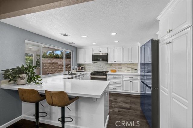 24301 Via Madrugada, Mission Viejo CA: https://media.crmls.org/medias/698b1d0c-8b08-433a-a44a-d166abd04db2.jpg