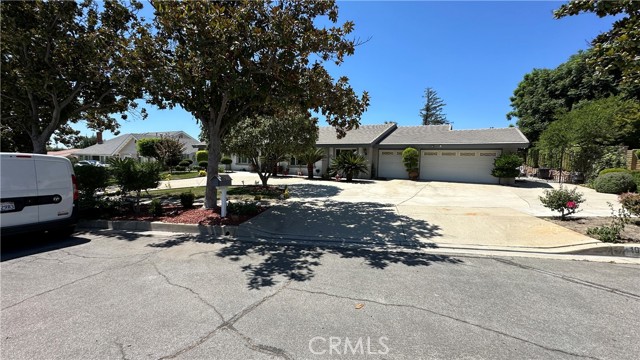 1931 N Redding Way, Upland CA: https://media.crmls.org/medias/698b557c-7c6f-45a1-8753-7679b0fe5638.jpg