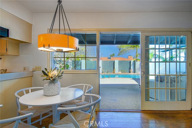 Detail Gallery Image 14 of 42 For 395 Meadow Ln, Newport Beach,  CA 92660 - 3 Beds | 3 Baths