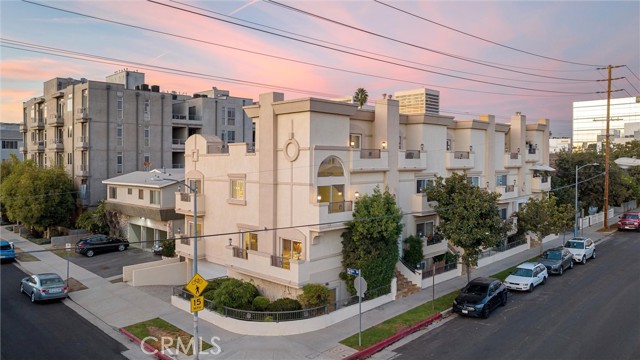 Detail Gallery Image 32 of 45 For 11359 Missouri Ave, Los Angeles,  CA 90025 - 4 Beds | 3/1 Baths