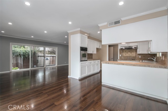 Detail Gallery Image 9 of 27 For 4867 Noble, Sherman Oaks,  CA 91403 - 3 Beds | 2 Baths