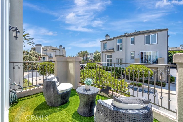 19281 Surf Drive, Huntington Beach CA: https://media.crmls.org/medias/698c7fa4-37ad-482e-b75e-28a258a4b12b.jpg