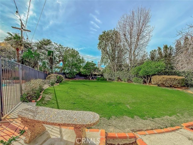 17512 Superior Street photo 58