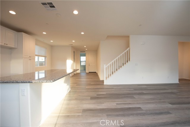 Detail Gallery Image 3 of 19 For 12614 Edina Ct, Victorville,  CA 92392 - 5 Beds | 2/1 Baths