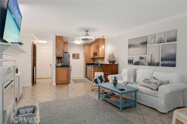 565 Esplanade, Redondo Beach, California 90277, 1 Bedroom Bedrooms, ,Residential,Sold,Esplanade,SB21248131