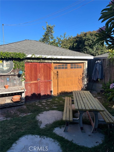9312 Garden View Avenue, South Gate CA: https://media.crmls.org/medias/698d9e5d-fd67-412e-9513-e554f951f98e.jpg
