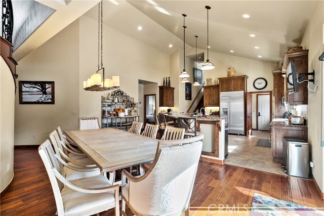 858 Fox Tower Way, Big Bear Lake CA: https://media.crmls.org/medias/698ead8a-6f7d-4adc-9aed-36c483a89481.jpg