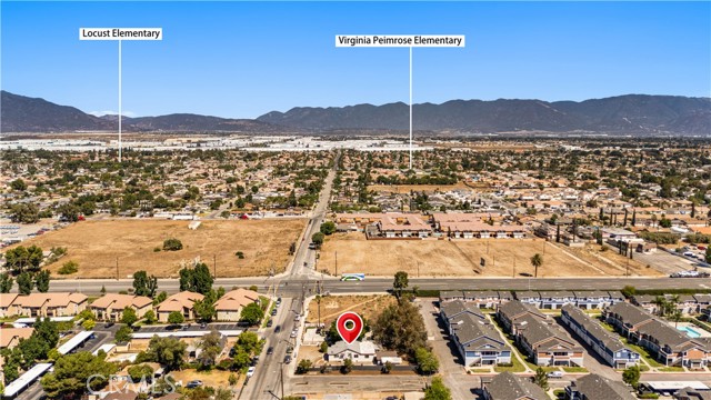 8139 N Maple Avenue, Rialto CA: https://media.crmls.org/medias/698ee611-395e-456c-b968-5f989ee20974.jpg