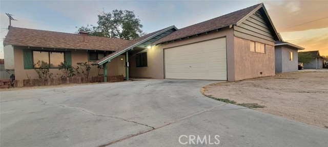329 E Church Avenue, Ridgecrest CA: https://media.crmls.org/medias/698ef9db-a24b-47bf-893d-d8de110bcce3.jpg