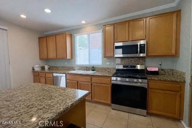 Detail Gallery Image 3 of 33 For 16149 Crespin Ct, Victorville,  CA 92394 - 4 Beds | 3 Baths