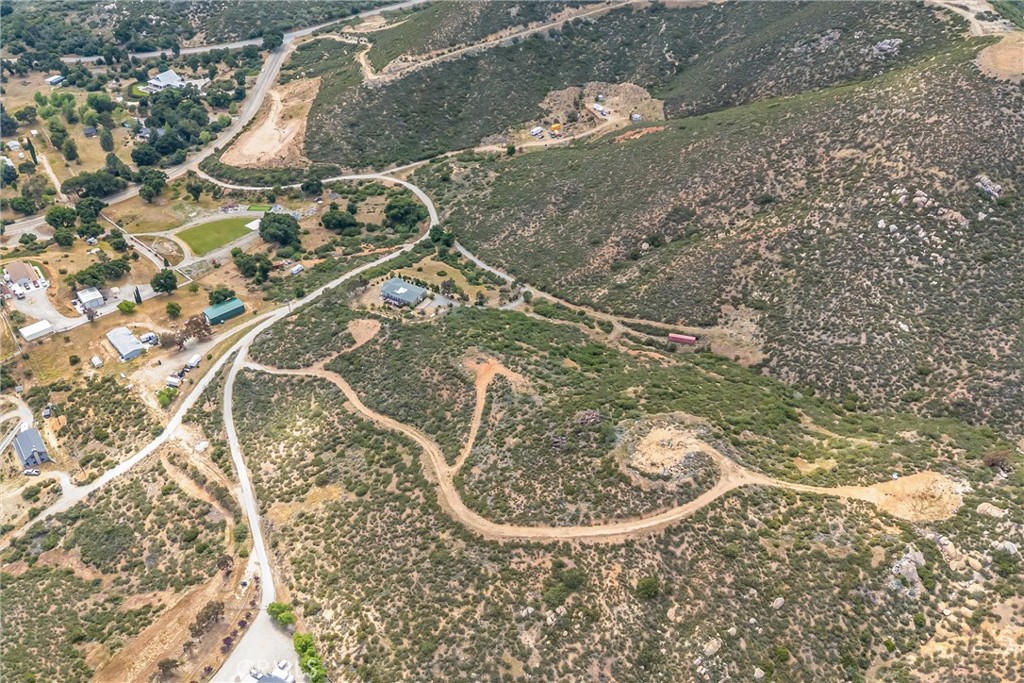 https://media.crmls.org/medias/698ff4bb-a784-4077-80d2-65072d35650e.jpg?preset=X-Large