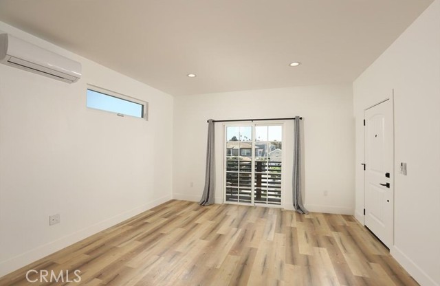 Detail Gallery Image 12 of 23 For 4539 1/2 St Elmo Dr, Los Angeles,  CA 90019 - 4 Beds | 3 Baths