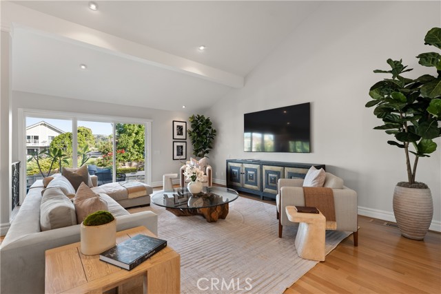 2567 Oakshore Drive, Westlake Village CA: https://media.crmls.org/medias/6990c644-55dc-470b-84d1-5b81bc619bb2.jpg