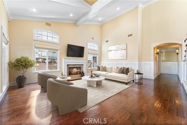 22052 Susan Lane, Huntington Beach CA: https://media.crmls.org/medias/6990fc31-8f3d-4b52-9b16-e14bd2a7b577.jpg