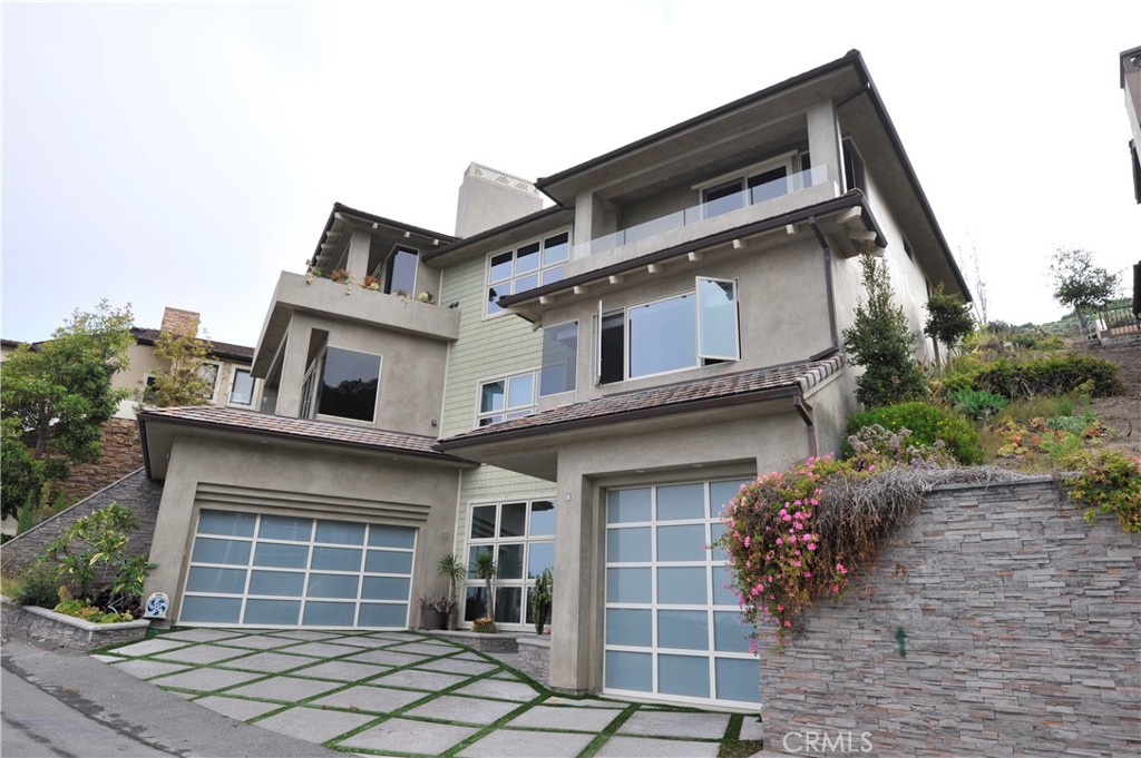6 Pacific Vista