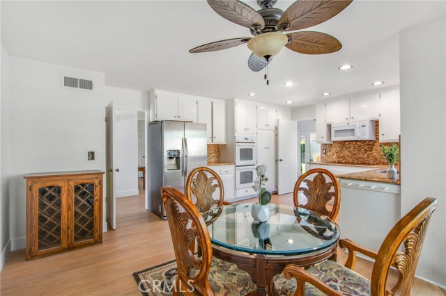 Detail Gallery Image 11 of 24 For 21041 Strathmoor Ln, Huntington Beach,  CA 92646 - 3 Beds | 2 Baths