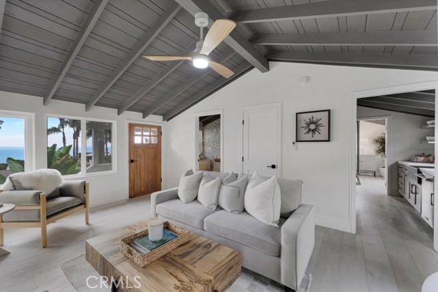 10 Camel Point, Laguna Beach CA: https://media.crmls.org/medias/69925fd0-900c-4b7f-96aa-c35fb4252270.jpg