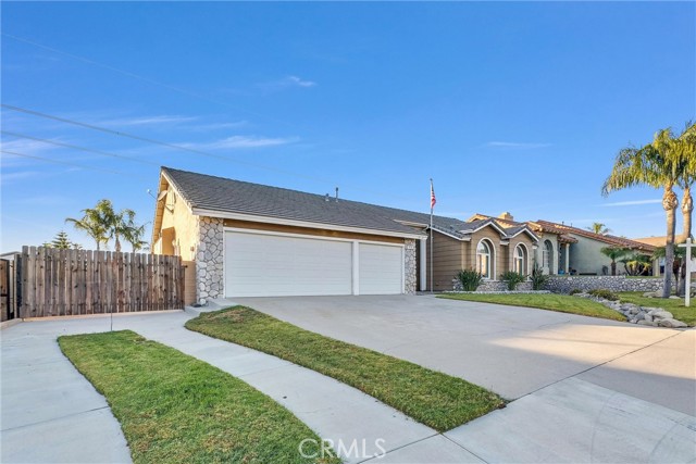 Detail Gallery Image 1 of 25 For 3916 N Flame Tree Ave, Rialto,  CA 92377 - 4 Beds | 2/1 Baths