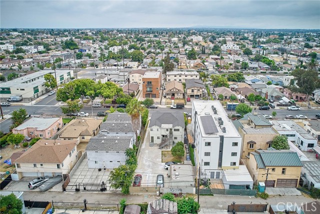 1329 W 37th Drive, Los Angeles CA: https://media.crmls.org/medias/69930d8f-aec5-4b74-b68e-971ffe5f965e.jpg