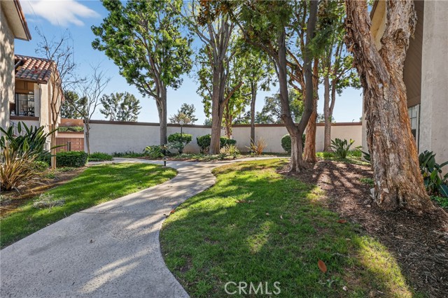 Detail Gallery Image 30 of 40 For 304 Molokai, Placentia,  CA 92870 - 2 Beds | 2/1 Baths