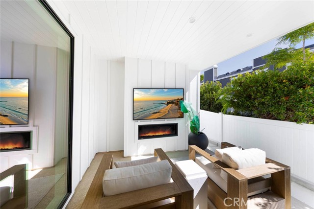 513 Jasmine, Corona del Mar CA: https://media.crmls.org/medias/69931db8-e469-4e87-ae35-d8f94b9361bb.jpg