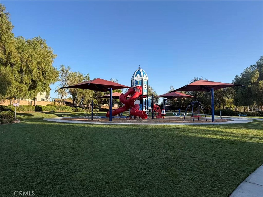 https://media.crmls.org/medias/69939faf-c585-4211-b935-c13bc8edec74.jpg?preset=X-Large