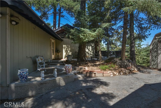 Detail Gallery Image 21 of 27 For 1121 Chateau Dr, Crestline,  CA 92325 - 2 Beds | 2 Baths