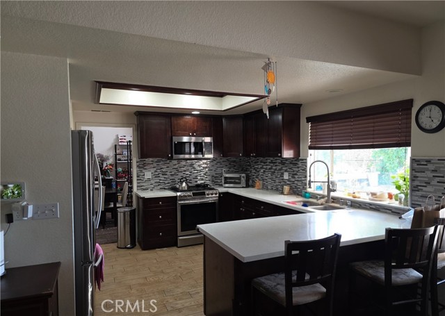 6742 N Chason Way, San Bernardino CA: https://media.crmls.org/medias/699466a2-8220-498a-a736-b7118594f66c.jpg
