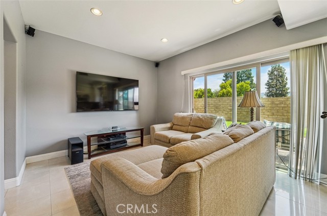2748 Texas Avenue, Simi Valley CA: https://media.crmls.org/medias/6994a3d7-053c-4b9a-ab3f-c509b7107794.jpg