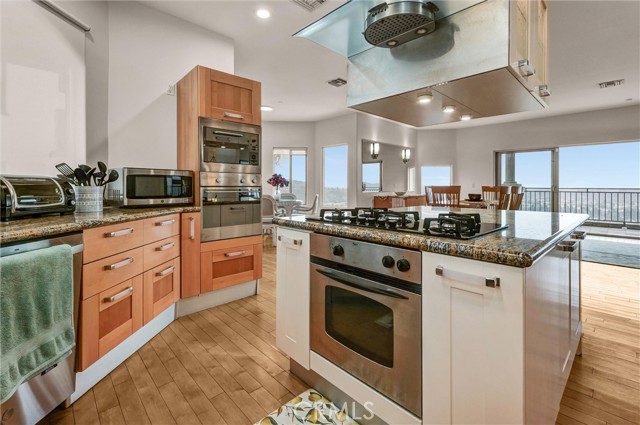 Detail Gallery Image 21 of 43 For 876 Harrington, Glendale,  CA 91207 - 4 Beds | 4 Baths