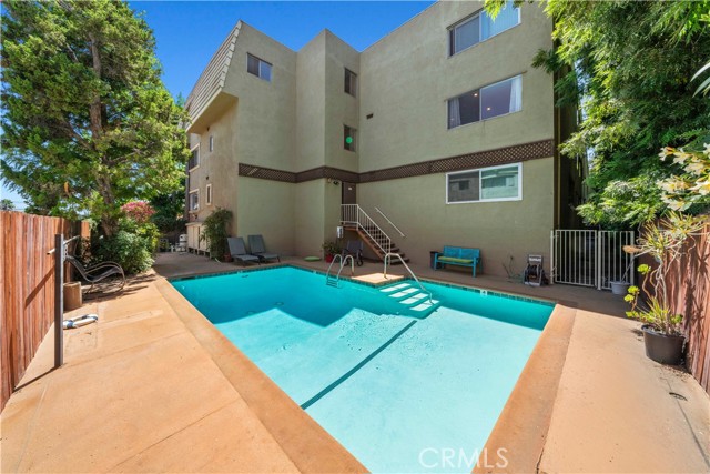 Detail Gallery Image 17 of 27 For 5215 Balboa Bld #203,  Encino,  CA 91316 - 2 Beds | 2 Baths