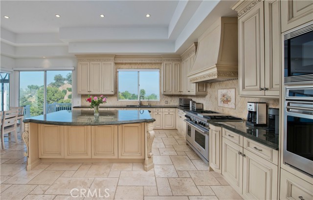 Detail Gallery Image 12 of 27 For 4407 Medley Pl, Encino,  CA 91316 - 6 Beds | 4/2 Baths
