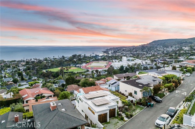 Detail Gallery Image 2 of 42 For 825 Coast View Dr, Laguna Beach,  CA 92651 - 3 Beds | 3/1 Baths