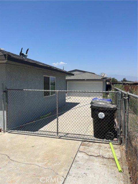 10457 50th Street, Jurupa Valley CA: https://media.crmls.org/medias/699901bd-f62f-44ec-9eb3-3199a3a5ec09.jpg