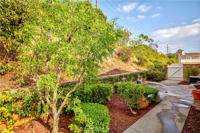 2501 Tiffany Place, Fullerton CA: https://media.crmls.org/medias/699937bf-406c-4694-b744-aa96ad2e5f38.jpg