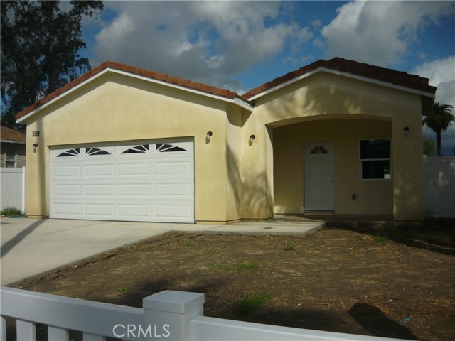 Detail Gallery Image 2 of 20 For 158 E Court St, San Bernardino,  CA 92410 - 4 Beds | 2 Baths