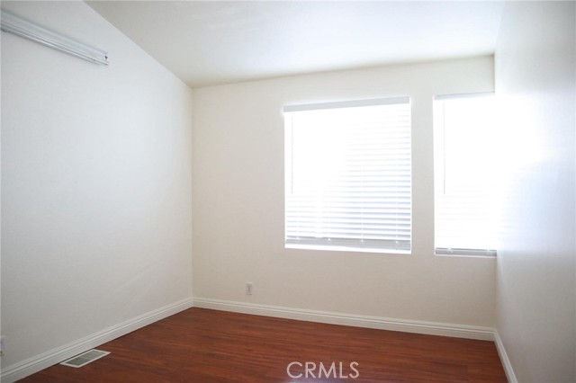 Detail Gallery Image 12 of 24 For 323 N Euclid St, Sp 65 #65,  Santa Ana,  CA 92703 - 4 Beds | 2 Baths