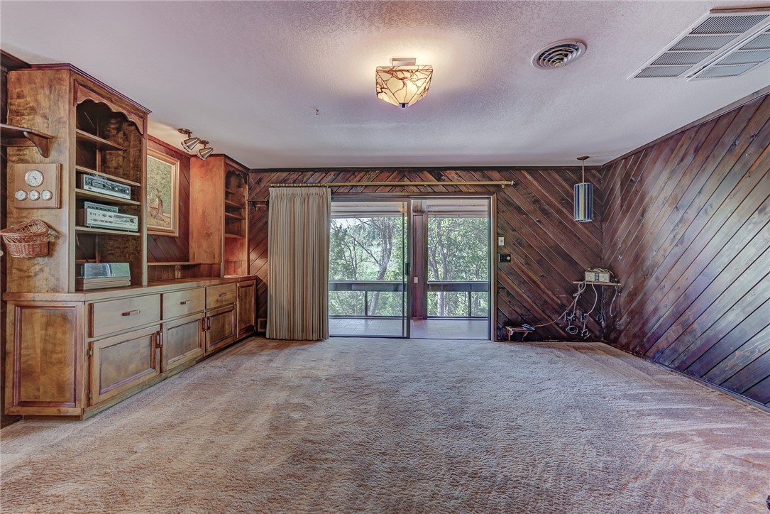 Detail Gallery Image 31 of 73 For 9809 N. Old Stage Road, Weed,  CA 96094 - 4 Beds | 3/1 Baths