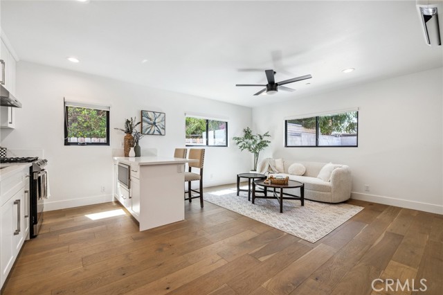 6521 Homewood Avenue, Los Angeles CA: https://media.crmls.org/medias/699b3a2c-e6a1-4a6d-8920-2162ba4f6f01.jpg