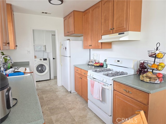 10446 Highdale Street, Bellflower CA: https://media.crmls.org/medias/699ba8bf-306c-4bb8-bd84-47e1cbc32e00.jpg