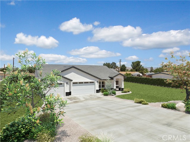 Detail Gallery Image 2 of 47 For 20664 Nisqually Rd, Apple Valley,  CA 92308 - 3 Beds | 2 Baths