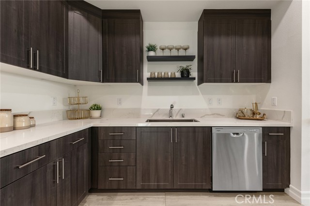Detail Gallery Image 13 of 21 For 126 N New Ave #8,  Monterey Park,  CA 91755 - 3 Beds | 2/1 Baths